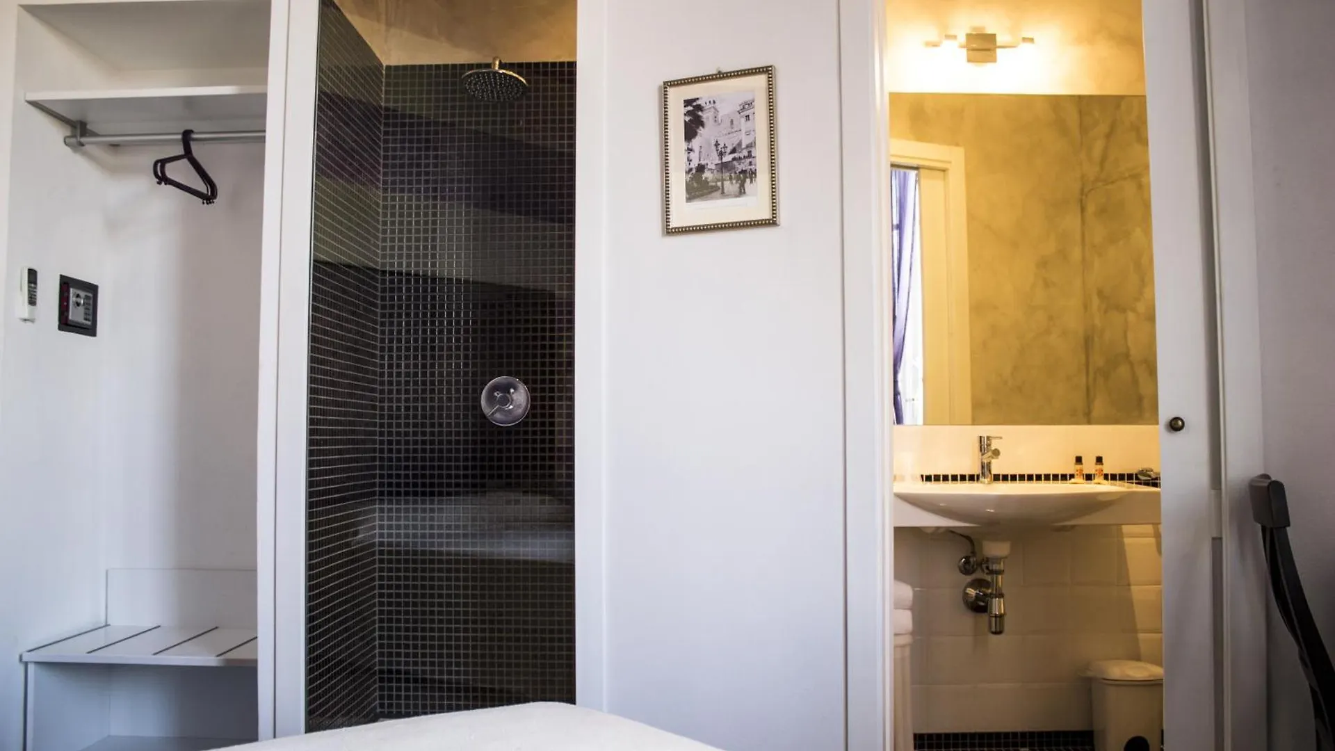 Al Bastione Di Cagliari Hotel 2*,  Italy